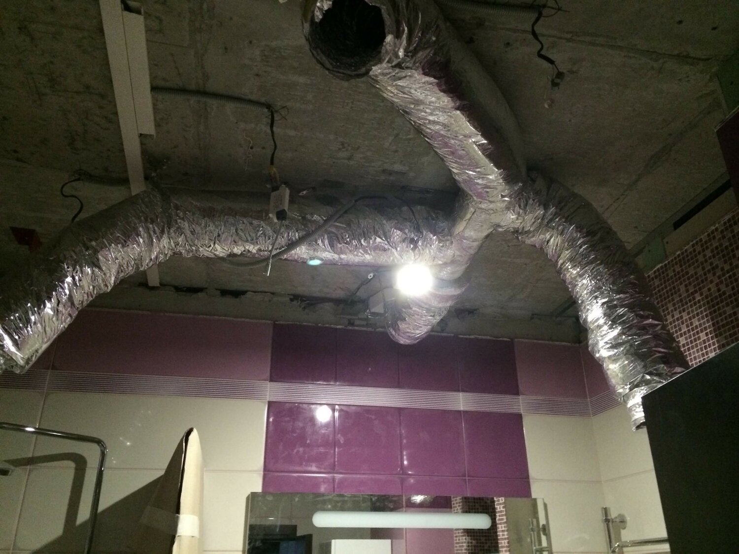 Монтаж вытяжной вентиляции