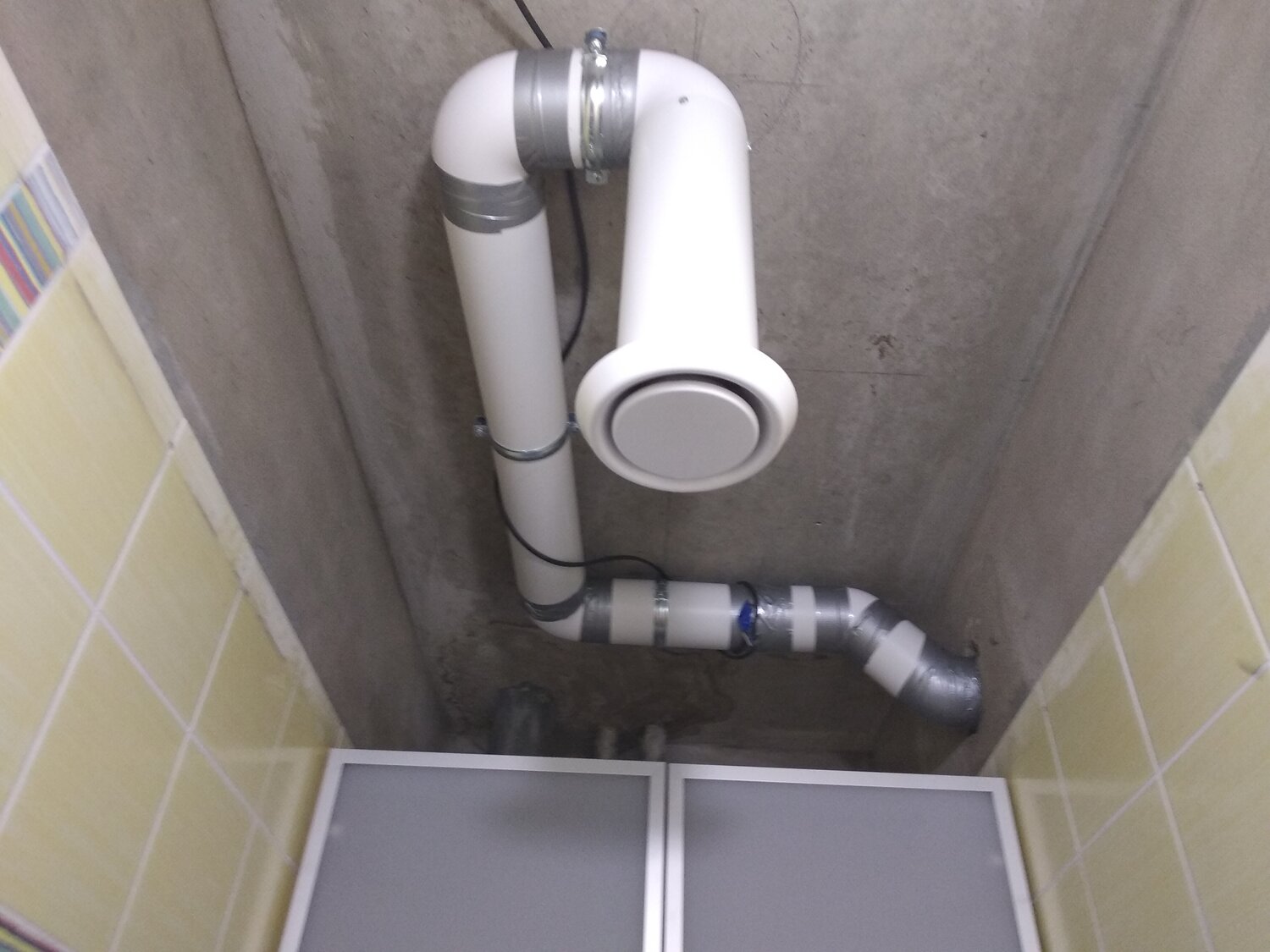 Монтаж вытяжной вентиляции