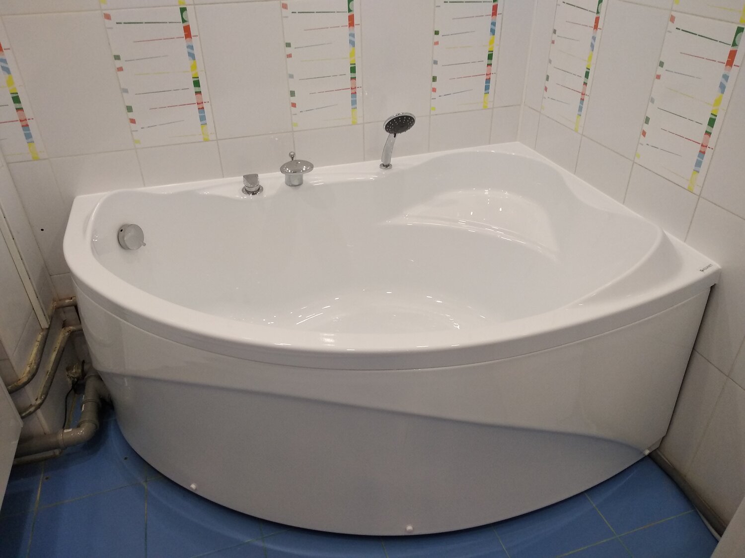 Монтаж новой ванной: металл, акрил,чугун.