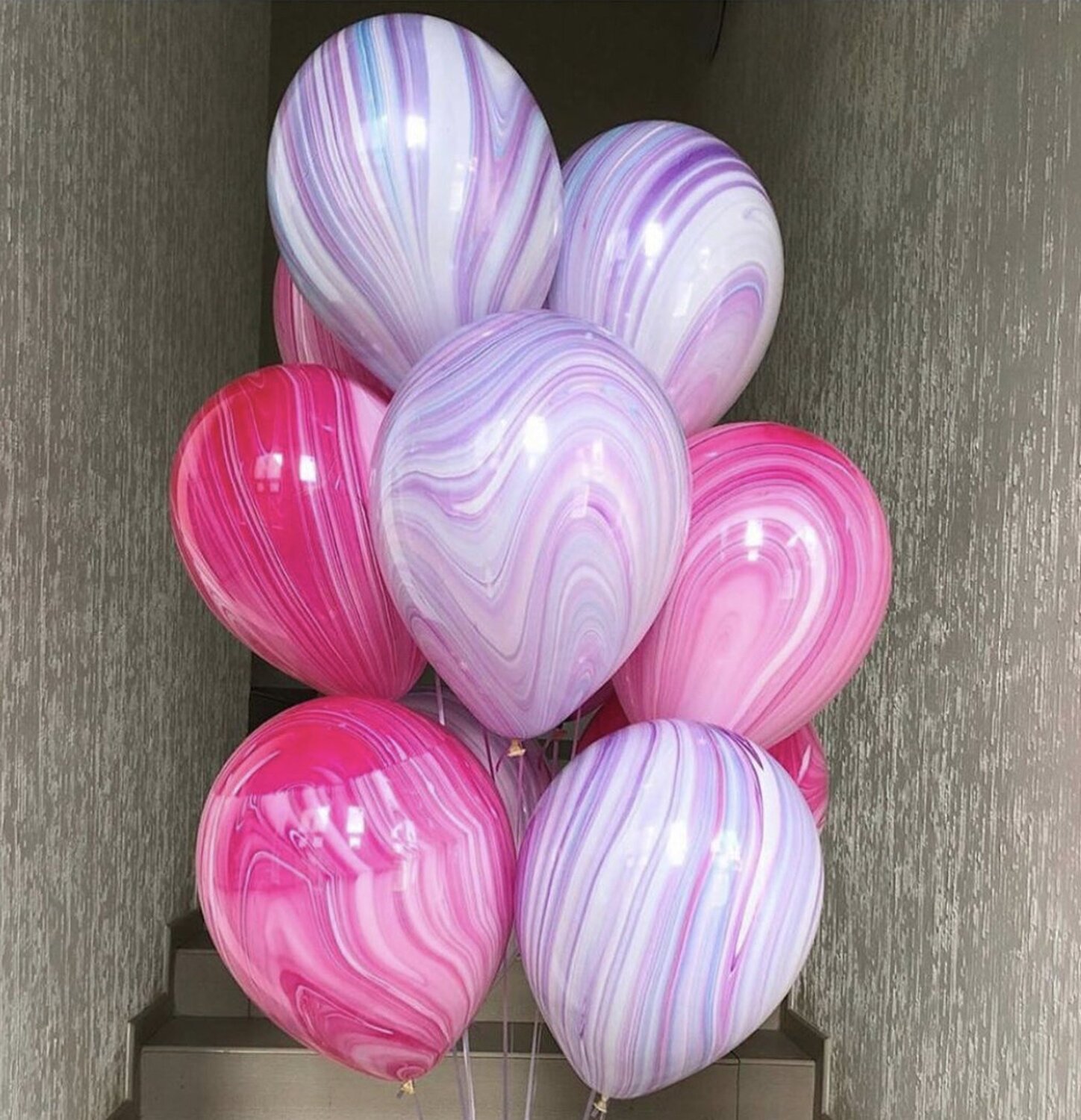 Доставляем фонтаны из воздушных шаров