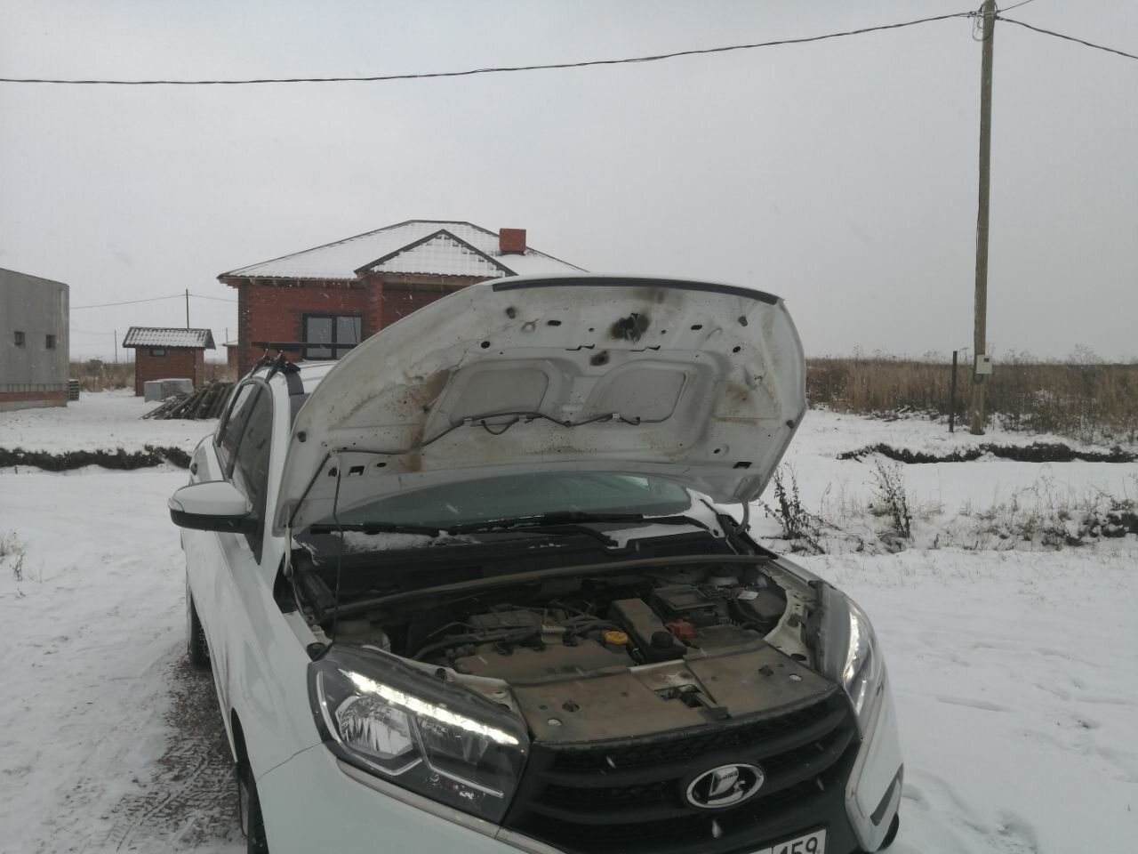 Вскрытие капота автомобиля