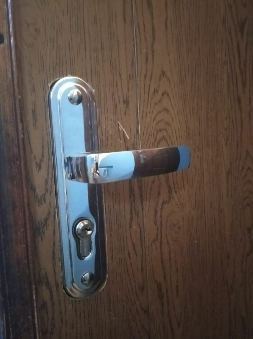 Замена дверных замков личинок