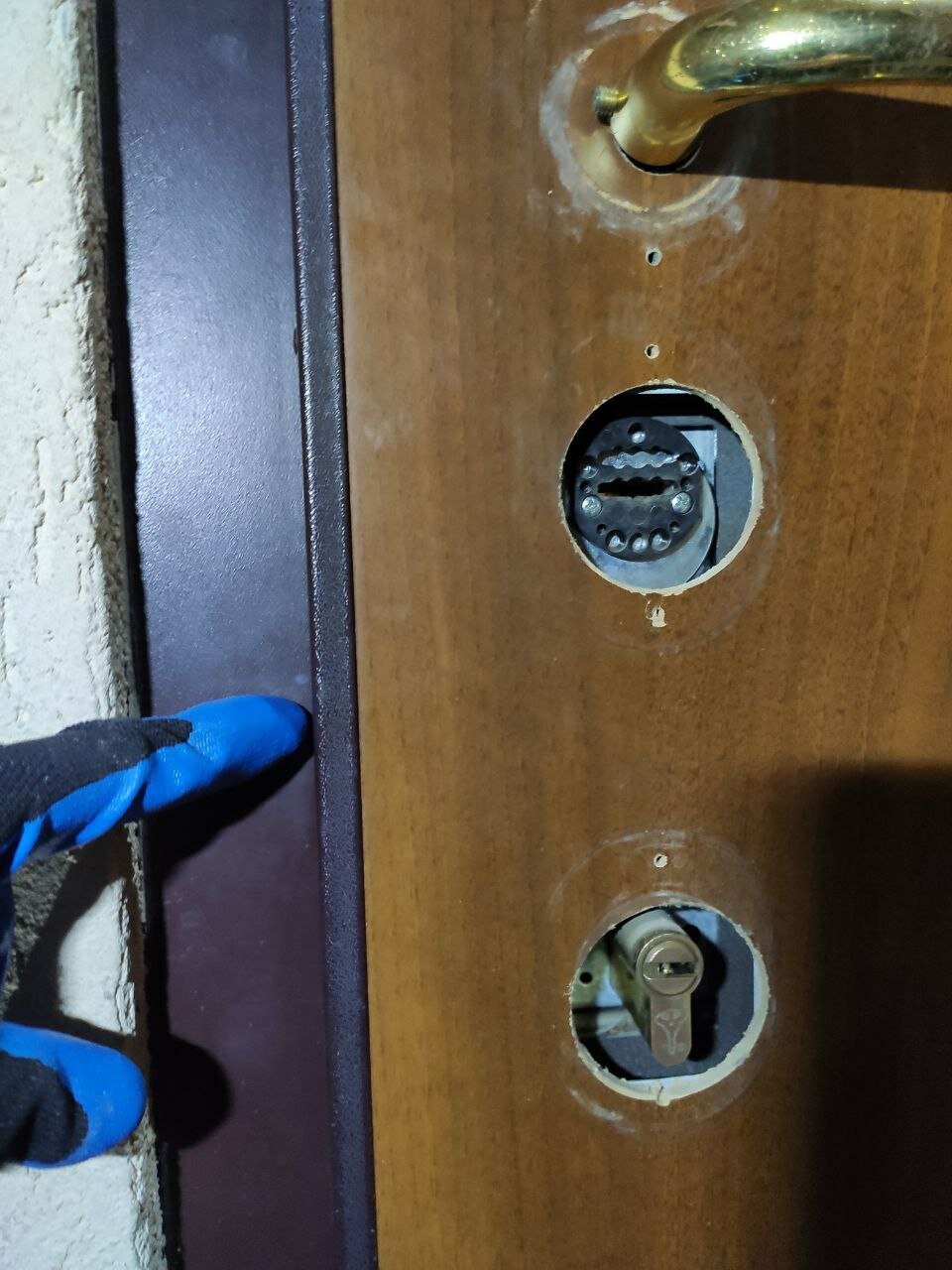 Вскрытие замков дверей