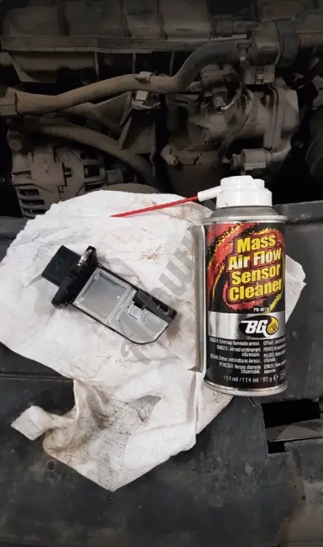 Чистка датчика массового расхода воздуха (ДМРВ)