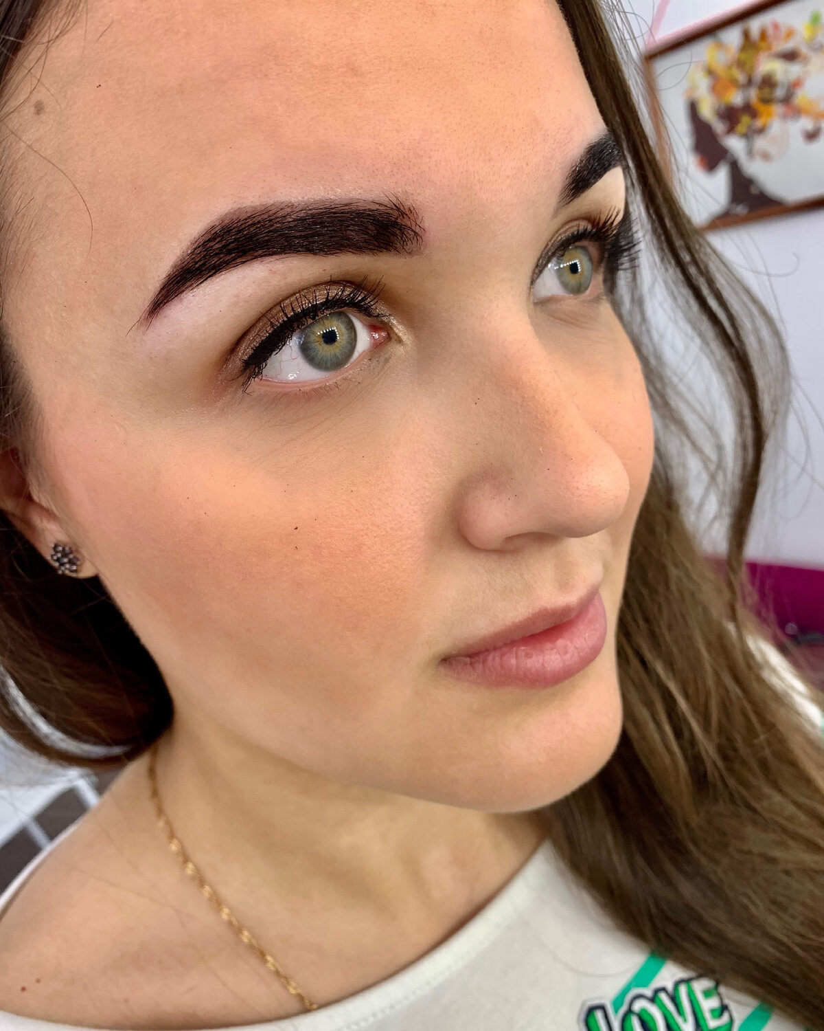 Окрашивание бровей хной