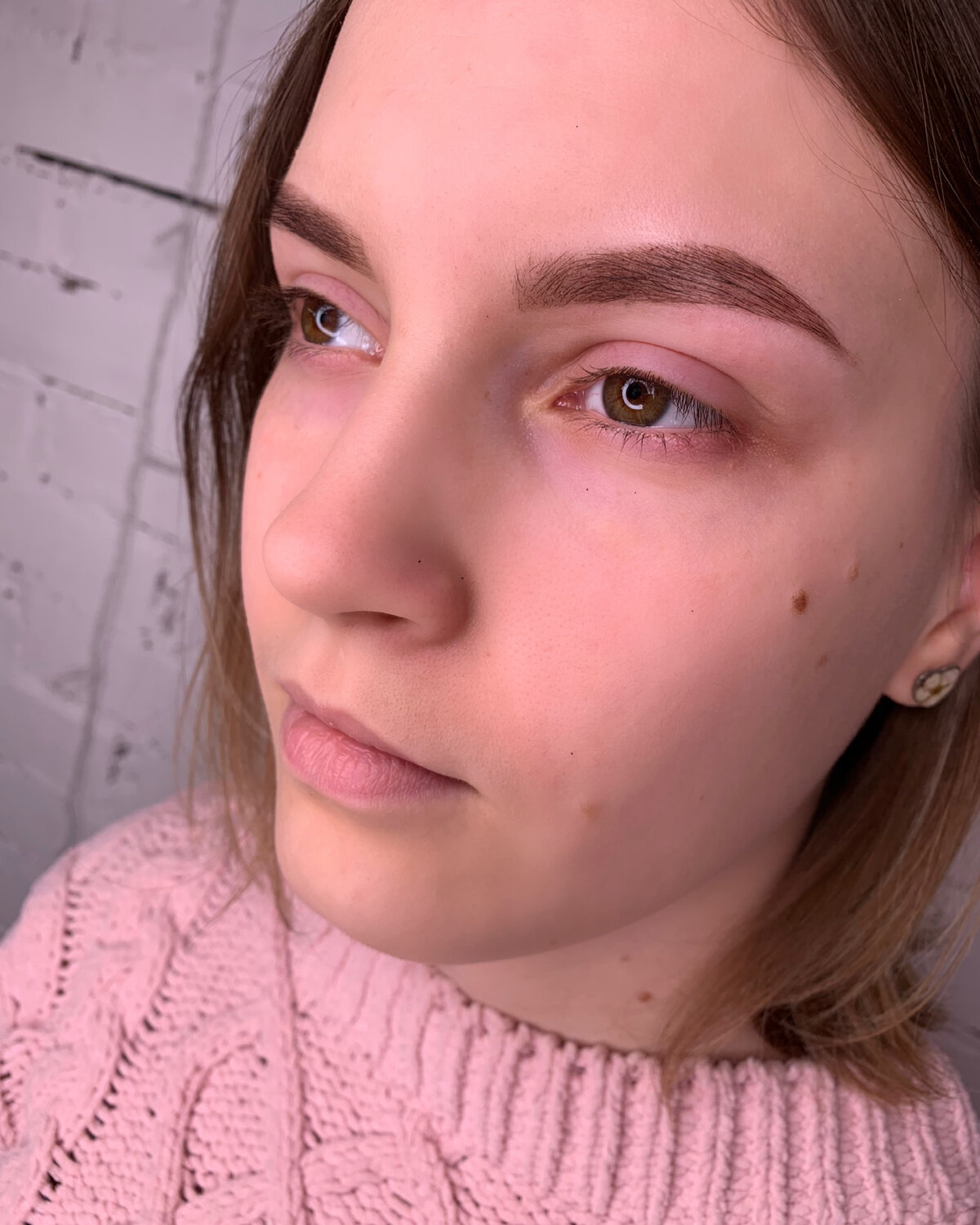 Окрашивание бровей хной