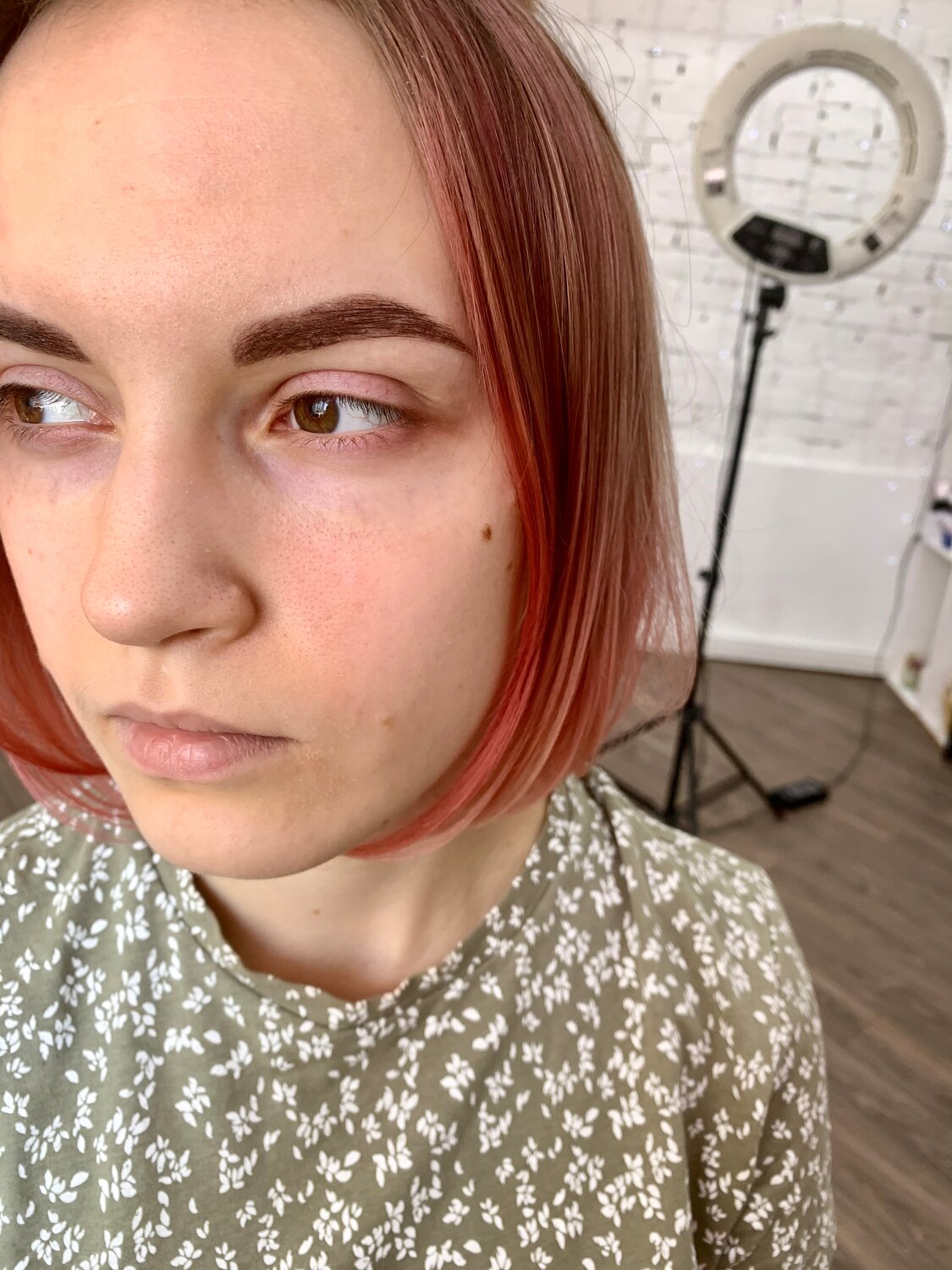 Окрашивание бровей краской