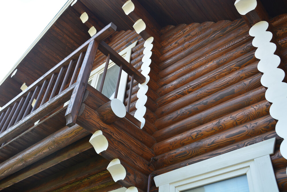 Покраска деревянного дома