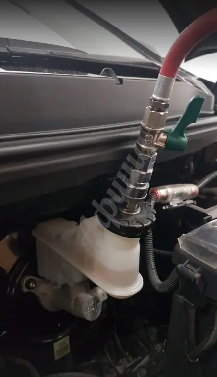 Замена тормозной жидкости