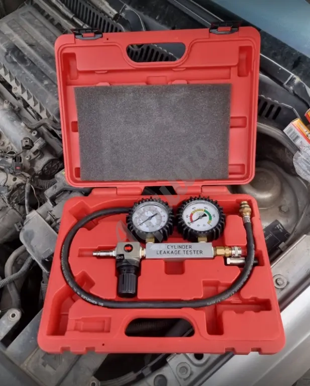 Снизилась компрессия? Слышен стук? Расходует масло? проверьте пневмотестером!