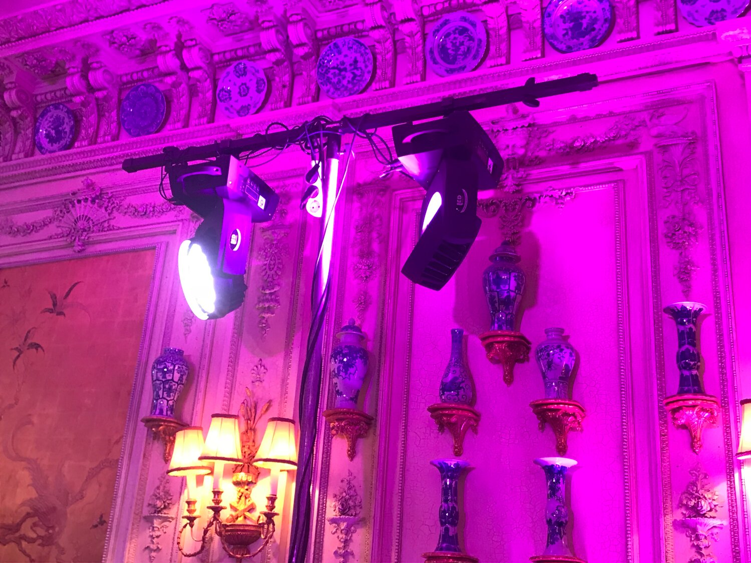 Аренда профессионального светового оборудования для мероприятий