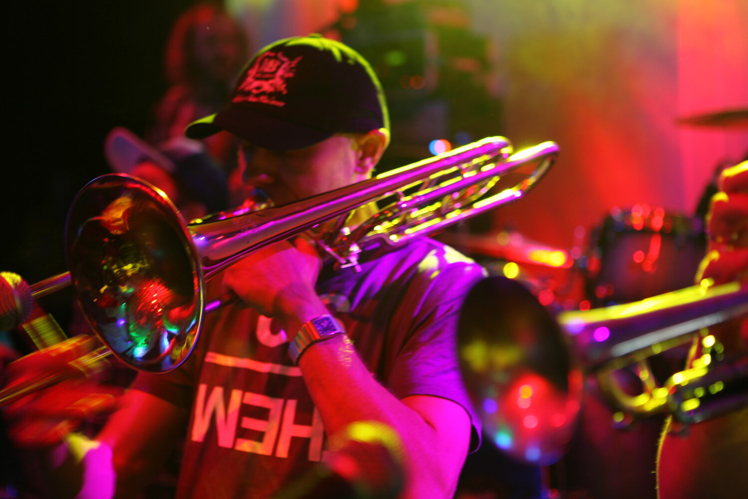 Живая музыка духовых и симфонических оркестров для вашего мероприятия.