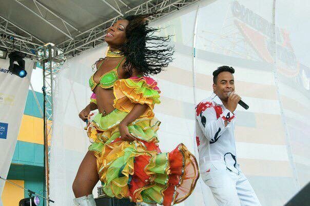 Организуем выступление настоящих латиноамериканских коллективов.