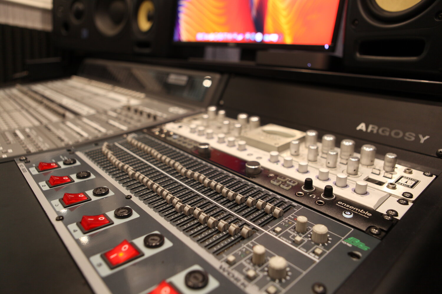 Создаём оригинальную музыку на заказ