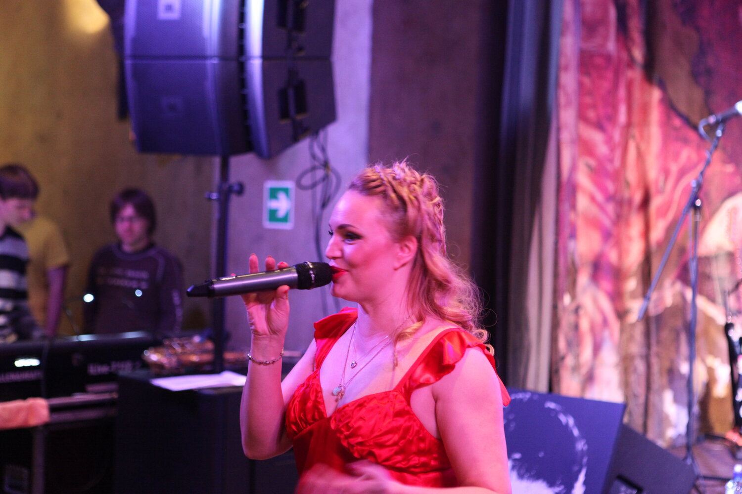 Известные ведущие и артисты для вашего мероприятия