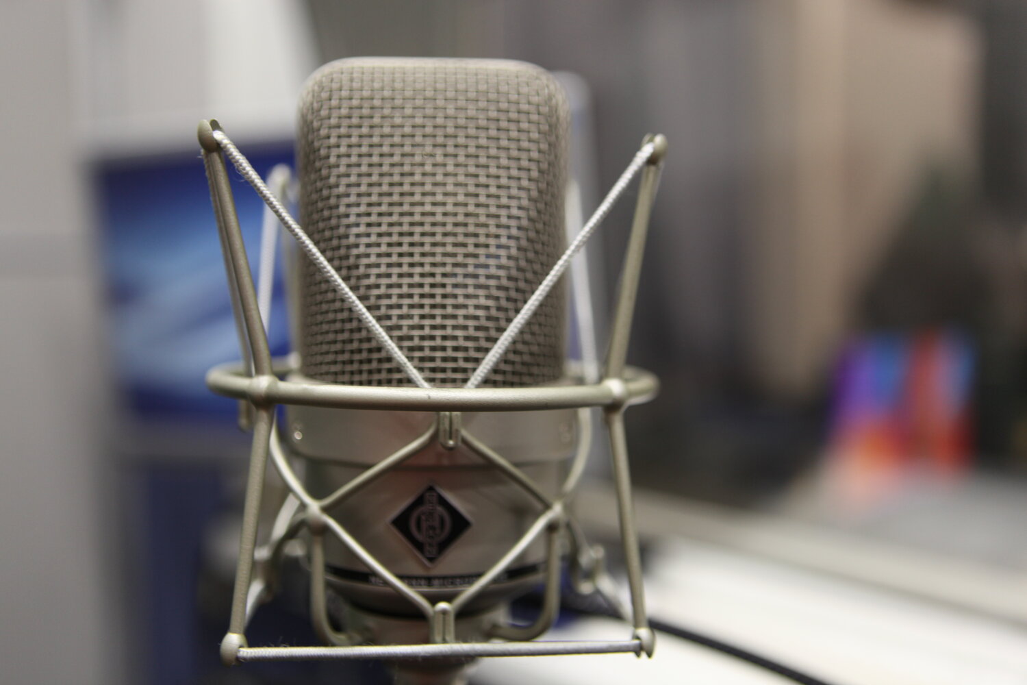 Срочно нужна начитка? 300 дикторов в базе (27 слов, 15 сек)