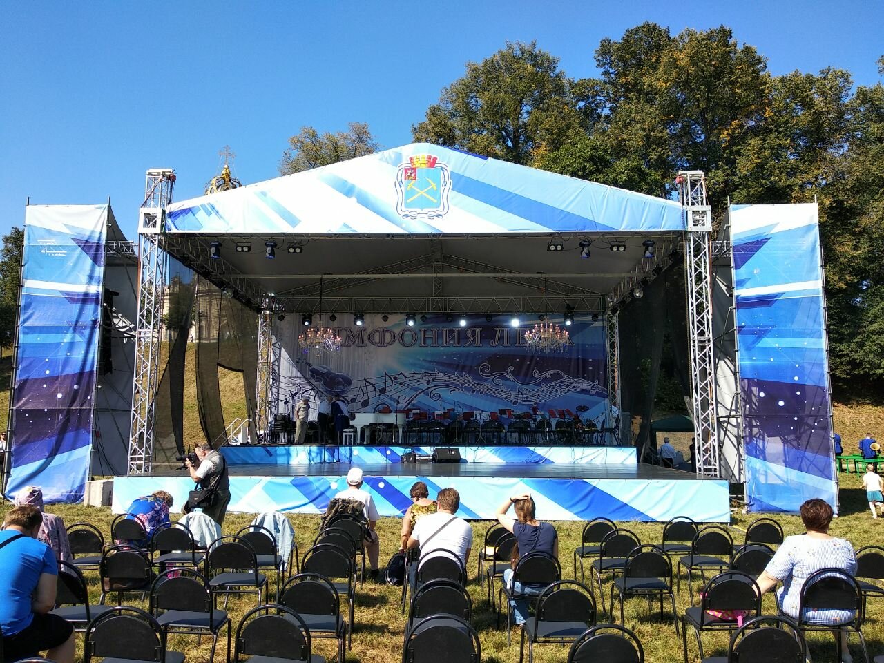 Аренда сцен и подиумов для мероприятий