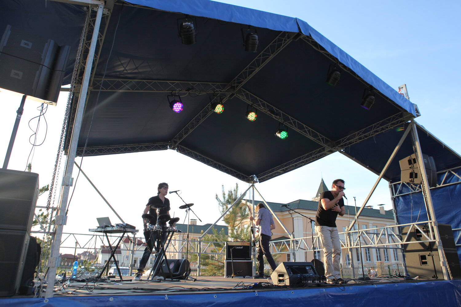 Аренда сцен и подиумов для мероприятий