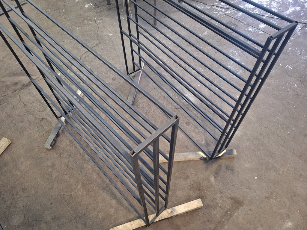 Изготавливаем на заказ сварные стеллажи в индустриальном стиле лофт