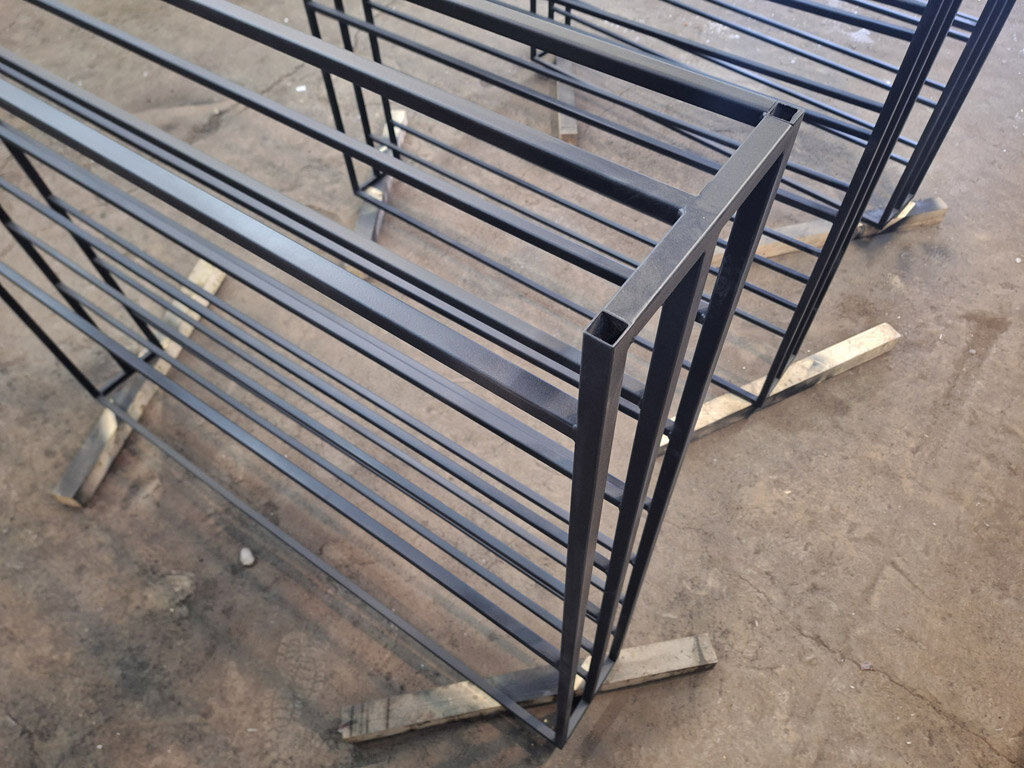 Изготавливаем на заказ сварные стеллажи в индустриальном стиле лофт