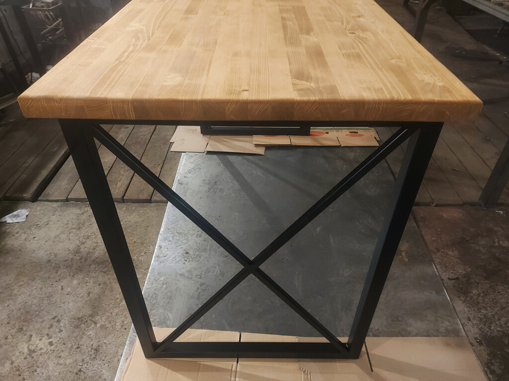 Надежный лофт-стол? Сварено и доставлено!