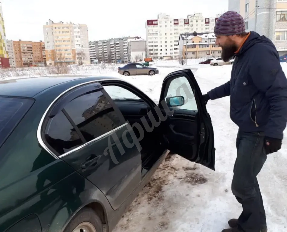 Вскрытие салона автомобиля