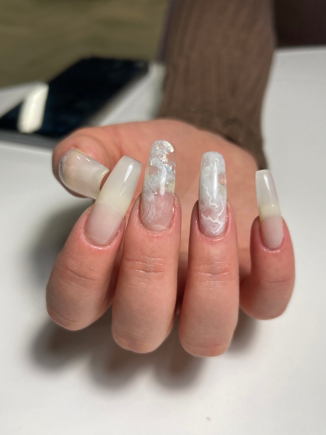 Наращивание ногтей гелем