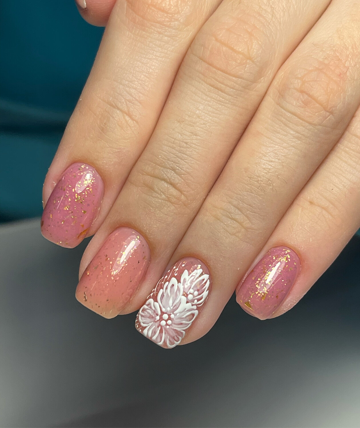 Коррекция наращенных ногтей