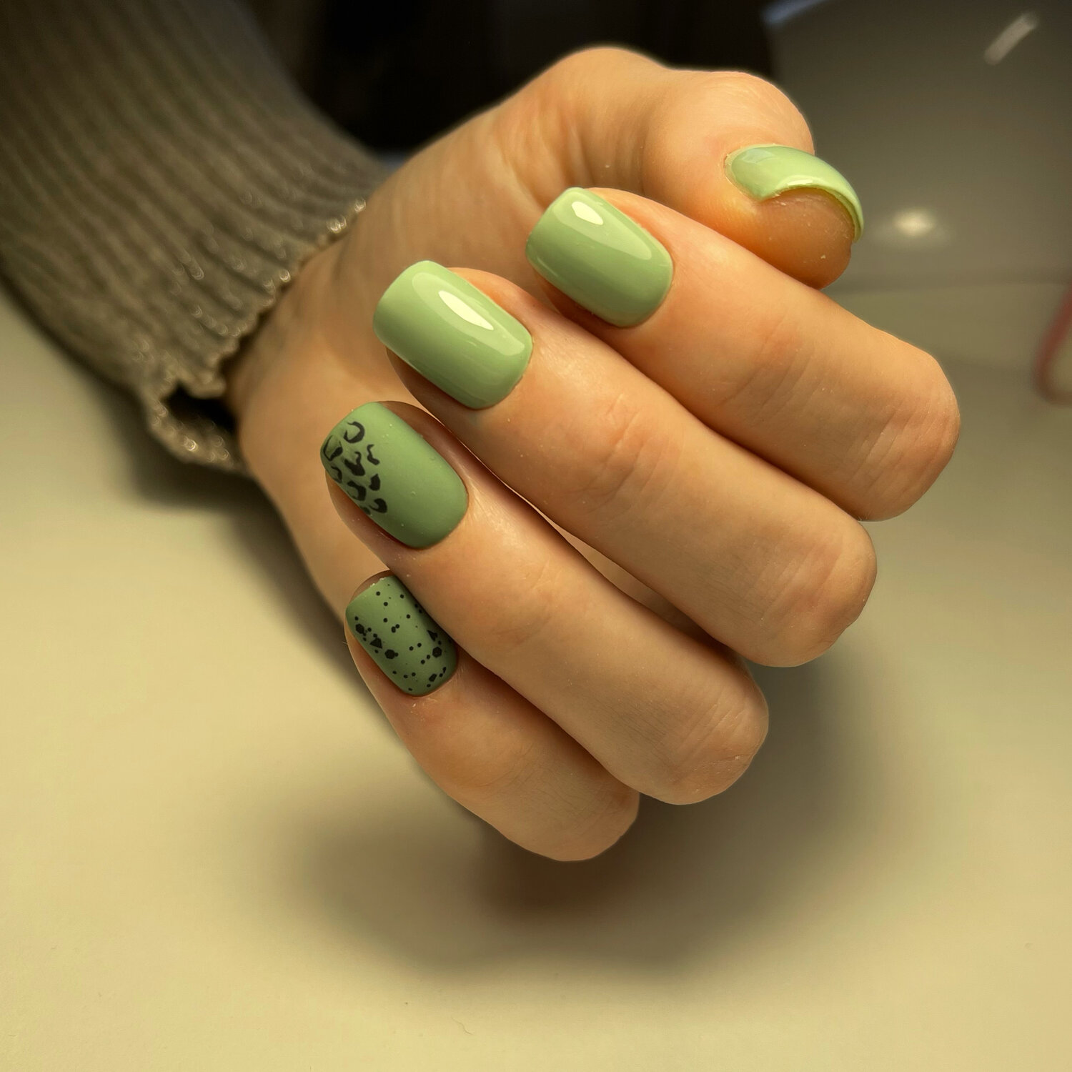 Коррекция наращенных ногтей