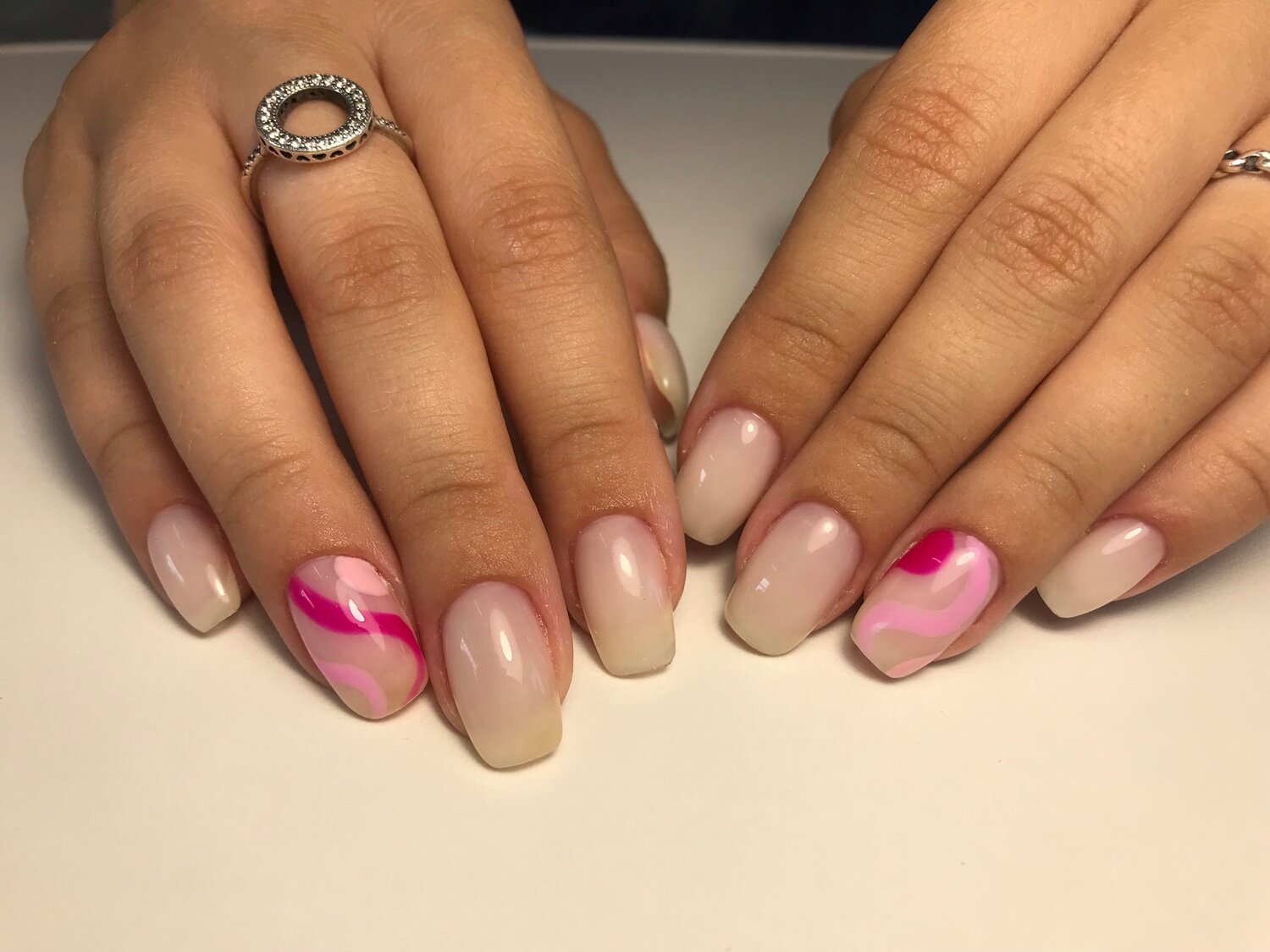 Коррекция наращенных ногтей