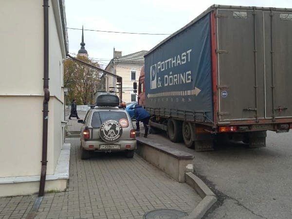 Прикуривание легкового автомобиля