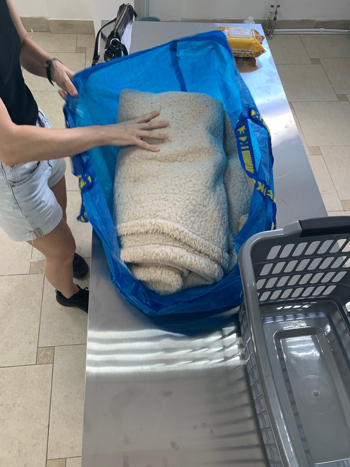 Услуги курьера. крупные вещи в прачечную.