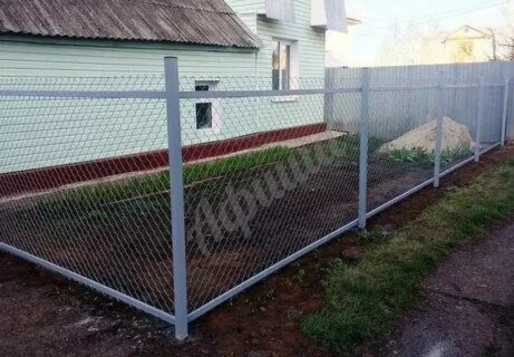Строительство забора из сетки рабица
