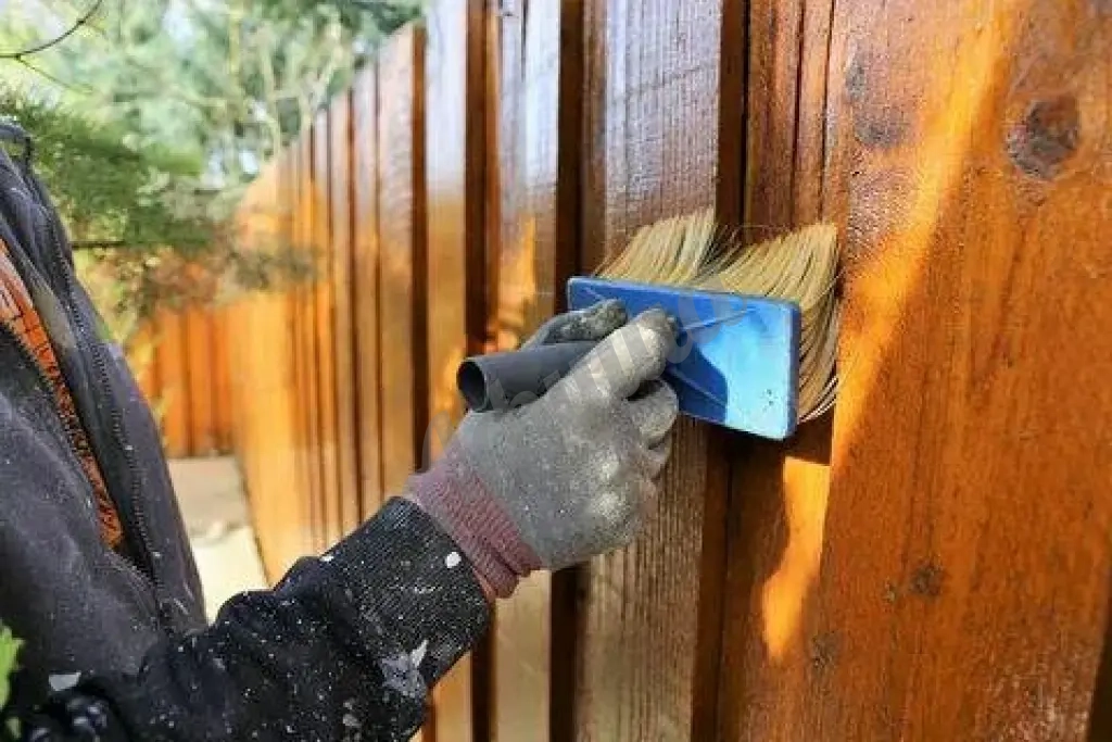 Квалифицированная покраска забора