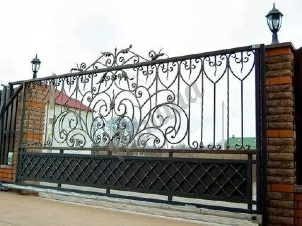 Установка кованных заборов