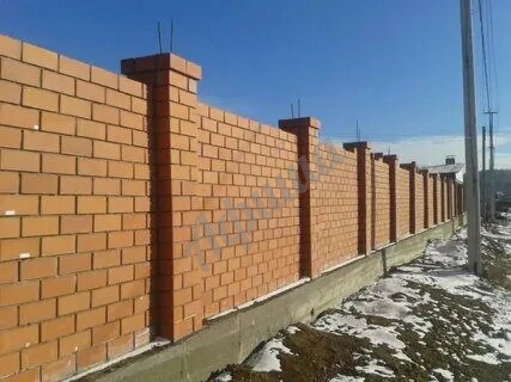 Строительство кирпичного забора