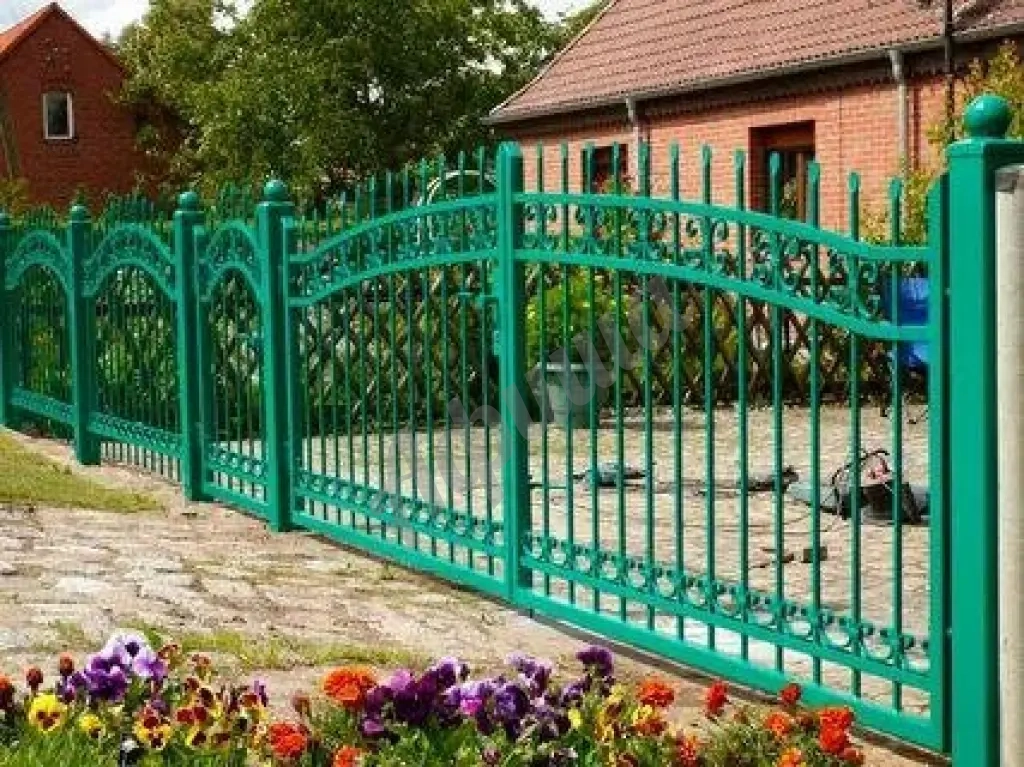 Квалифицированная покраска забора