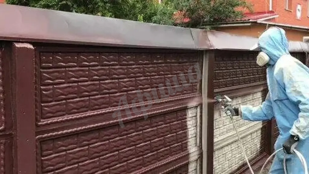 Квалифицированная покраска забора