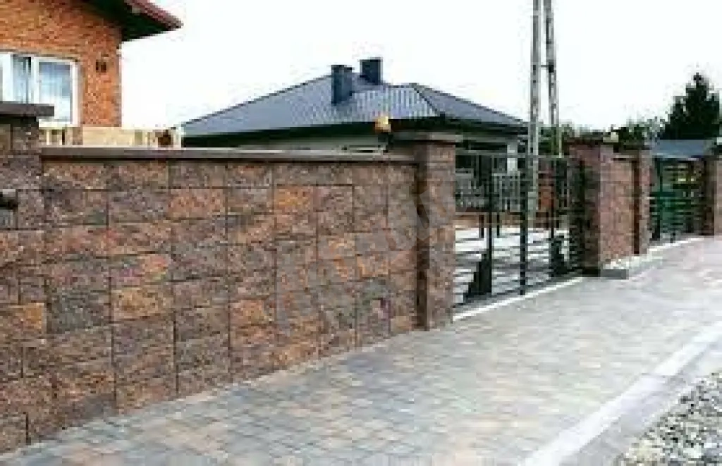 Строительство забора из бетонных блоков