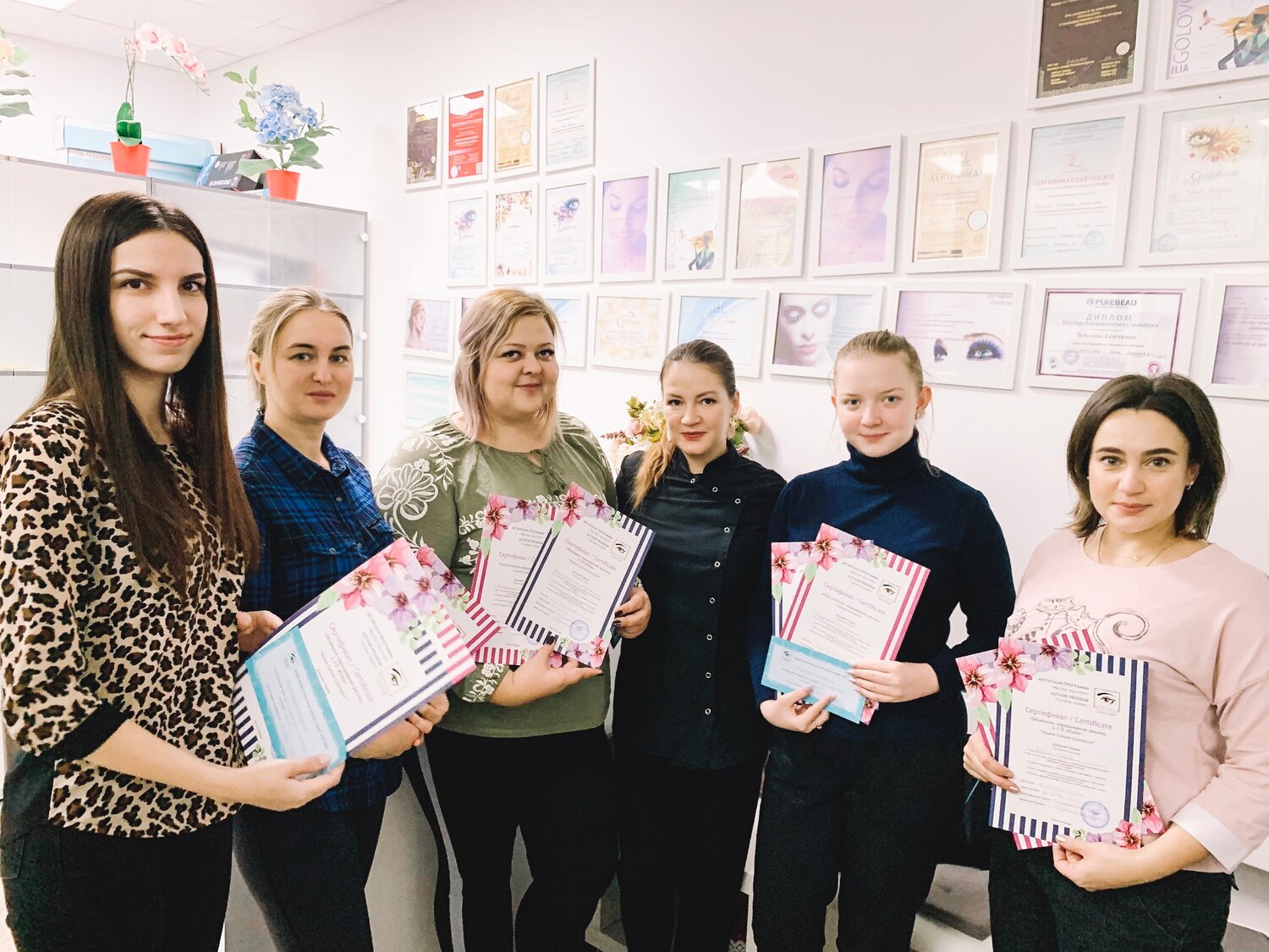 Обучение наращиванию ресниц. Базовый курс: Мастер под ключ( Классика+2-3D)