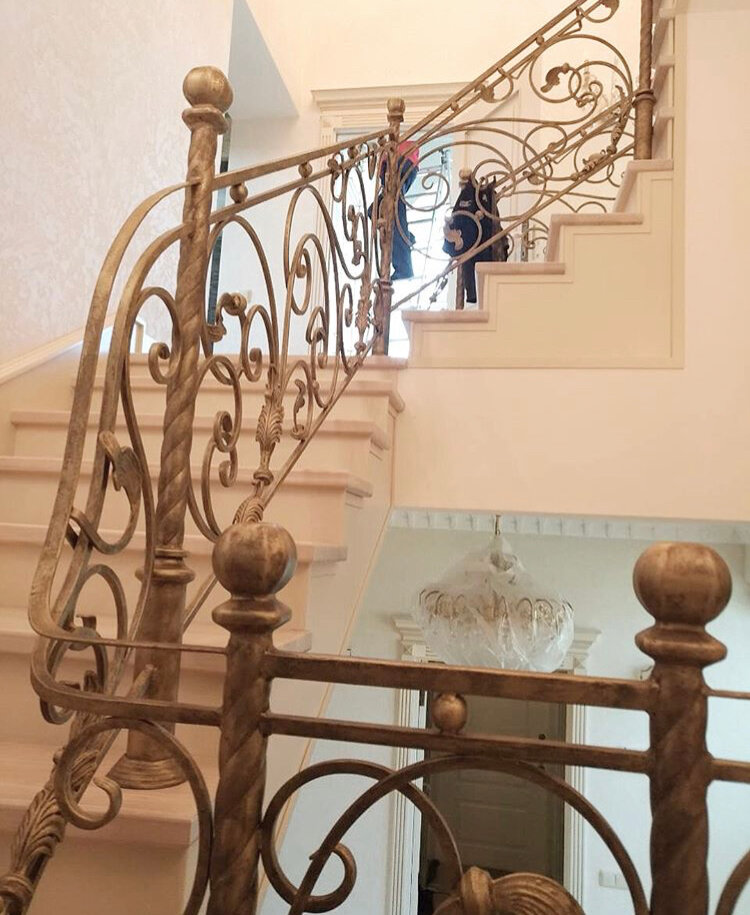 Художественная ковка перила для лестниц фото