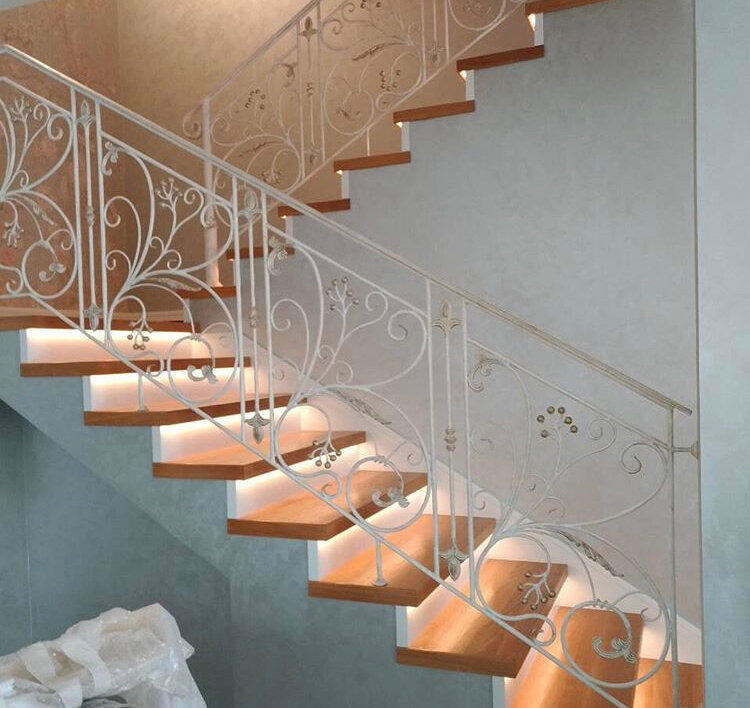 Монтаж лестничного ограждения