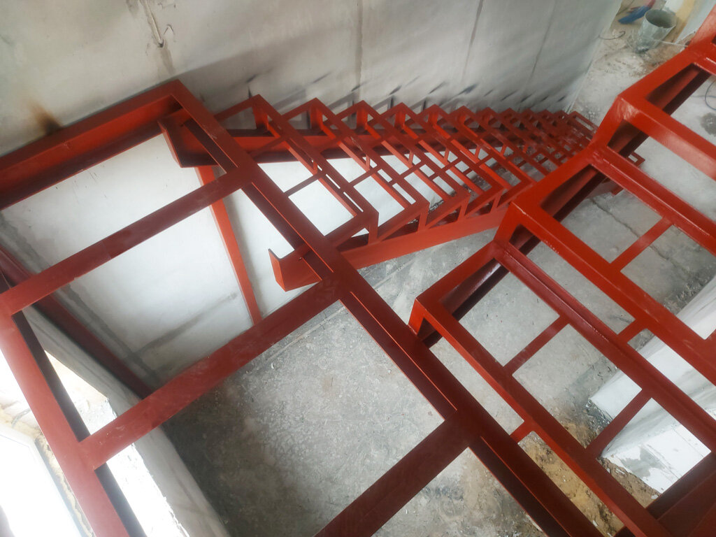 Монтаж лестничного полотна